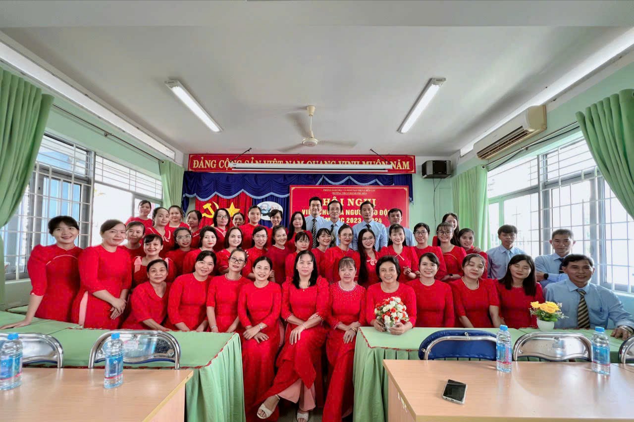 HỘI NGHỊ VIÊN CHỨC TRƯỜNG THCS CHÁNH PHÚ HÒA NĂM HỌC 2023- 2024 VÀ SINH HOẠT KỈ NIỆM 93 NĂM NGÀY PHỤ NỮ VIỆT NAM
